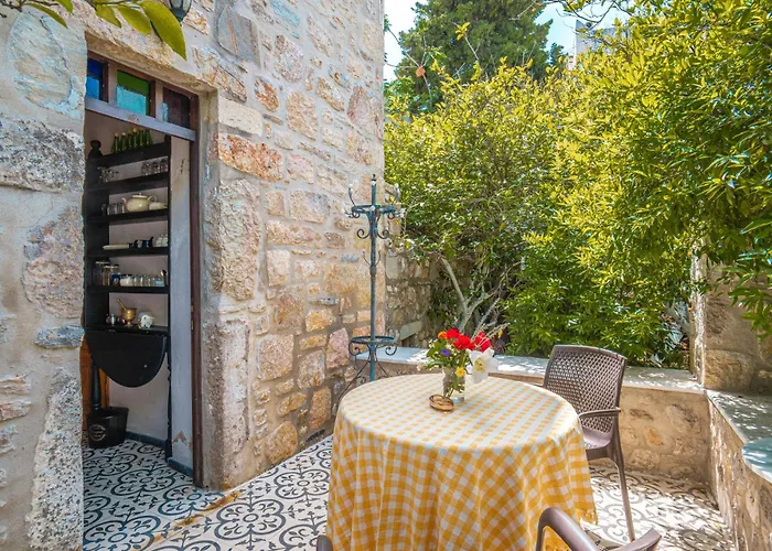 Ha La Bed & Breakfast 4*