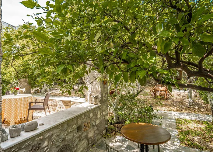 Ha La Bed & Breakfast 4*