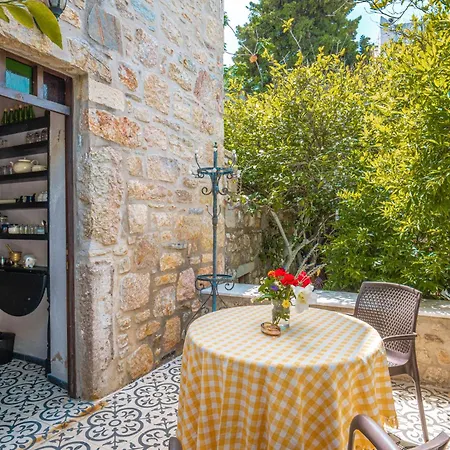 Ha La Bed & Breakfast 4*