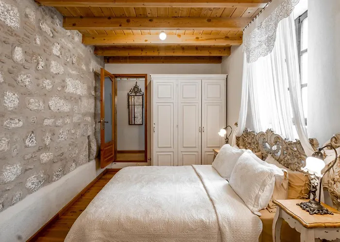 哈拉博德鲁姆酒店 *